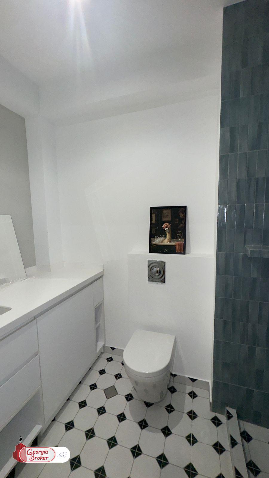 nearly repaired 2-room apartment for sale